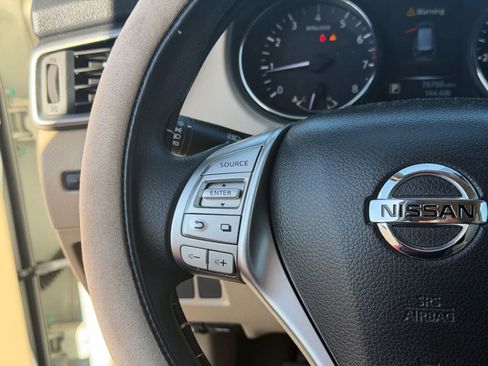 Used 2016 Nissan Rogue SV image 11