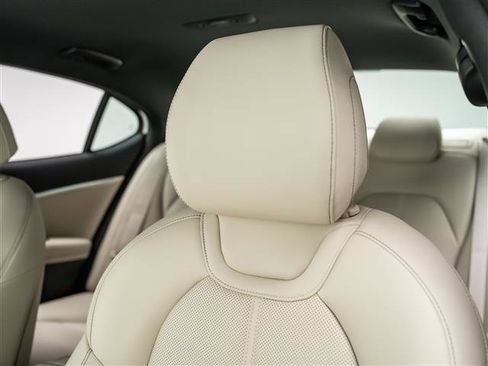 New 2026 Genesis G70 2.5T image 18