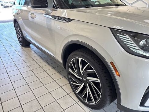 Used 2025 Lincoln Aviator Reserve w/ Equipment Group 201A AWD/4WD image 22