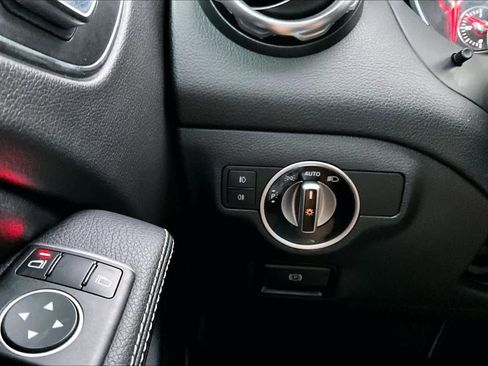 Certified 2020 Mercedes-Benz GLA 250 image 36