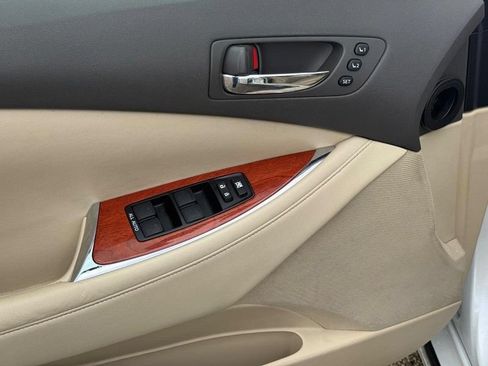 Used 2011 Lexus ES 350 FWD image 17