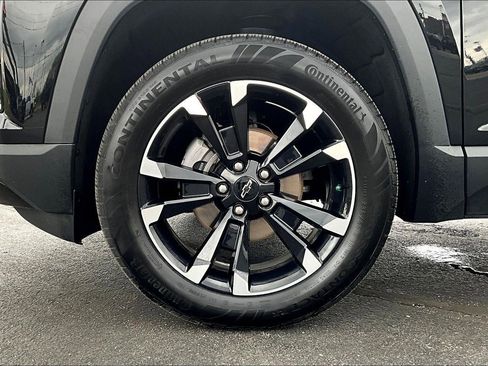 Used 2025 Chevrolet Equinox RS w/ Safety and Technology Package image 9