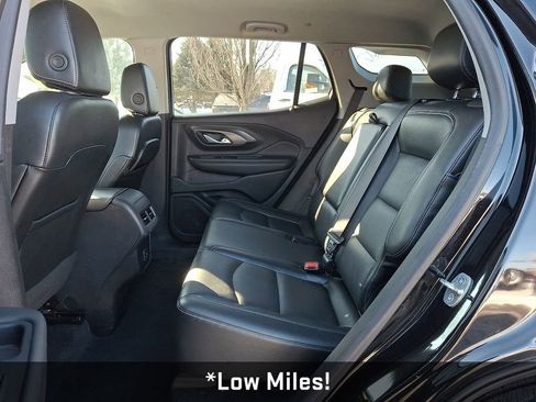 Used 2024 GMC Terrain SLT image 11