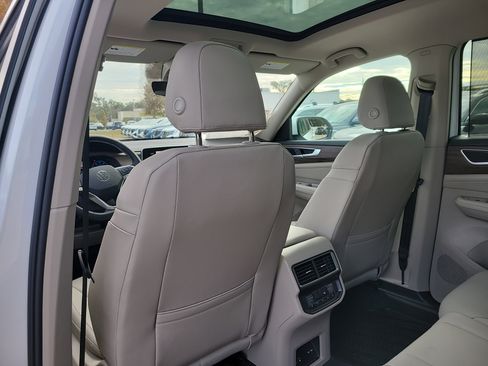 New 2026 Volkswagen Atlas SEL image 13