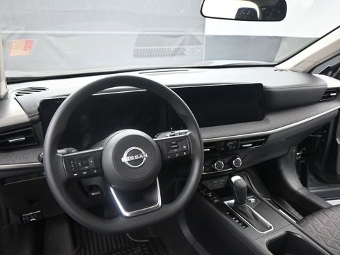 Used 2025 Nissan Kicks SV image 14