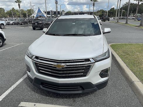Certified 2022 Chevrolet Traverse LT FWD image 2