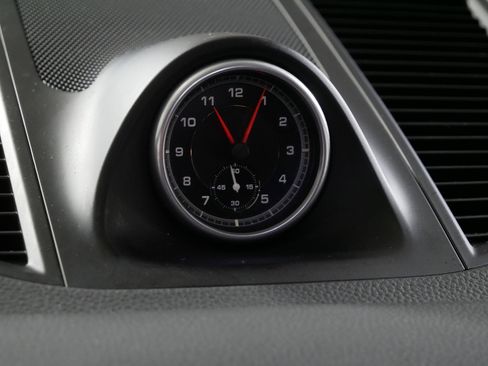 Used 2019 Porsche Macan image 32