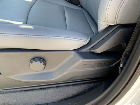 New 2026 Ford F250 XL w/ XL Chrome Package image 20