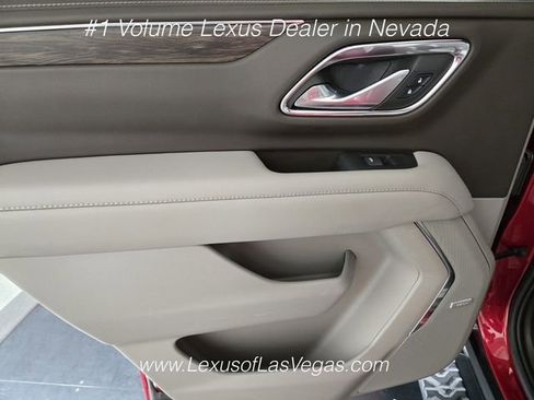 Used 2022 Chevrolet Tahoe Z71 w/ Luxury Package AWD/4WD image 18