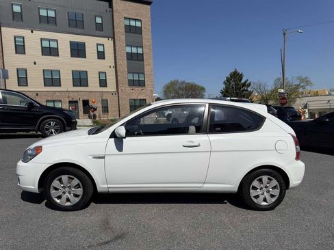 Used 2010 Hyundai Accent GS w/ Premium Pkg 3 image 4