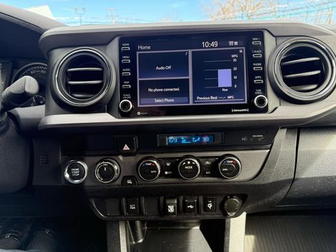 Used 2023 Toyota Tacoma TRD Sport image 18