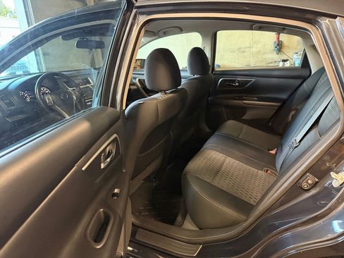 Used 2017 Nissan Altima 2.5 SV FWD image 34