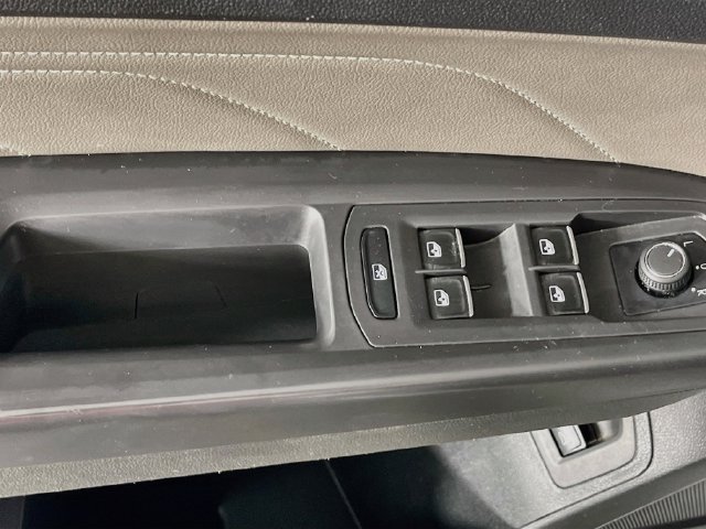 Used 2023 Volkswagen Atlas SE w/ Panoramic Sunroof Package FWD image 18
