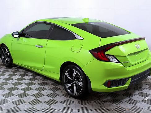 Used 2016 Honda Civic Touring image 9