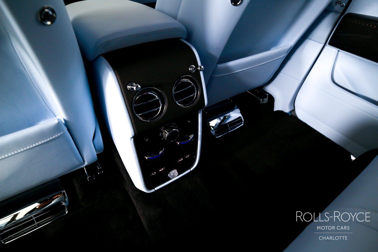 New 2027 Rolls-Royce Cullinan Black Badge AWD/4WD image 22