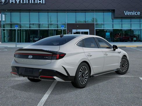 New 2026 Hyundai Sonata Limited FWD image 4