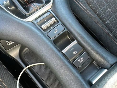 Used 2023 Honda HR-V Sport image 18