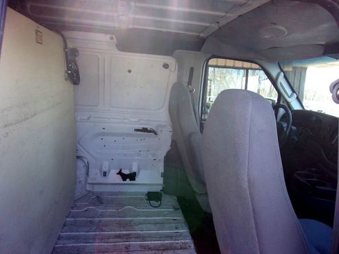 Used 2008 Ford E-150 and Econoline 150 E-150 Commercial image 13