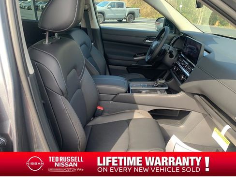 New 2026 Nissan Pathfinder SL image 30