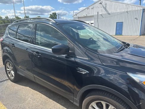Used 2018 Ford Escape SE AWD/4WD image 25