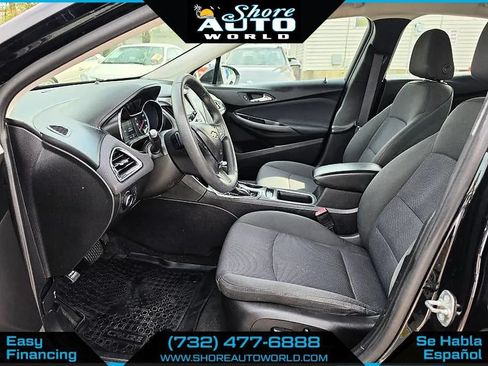 Used 2017 Chevrolet Cruze LT w/ Convenience Package FWD image 9