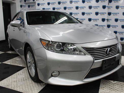 Used 2013 Lexus ES 350 w/ Luxury Pkg FWD image 5