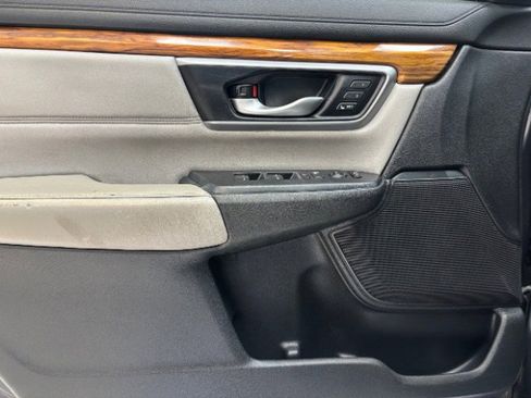 Used 2019 Honda CR-V Touring image 9