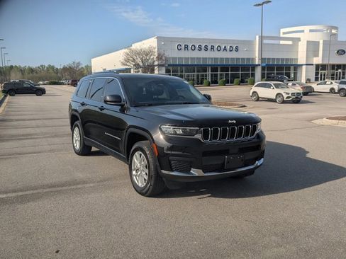 Used 2024 Jeep Grand Cherokee L Laredo w/ Luxury Tech Group I AWD/4WD image 1
