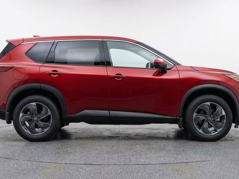 Used 2025 Nissan Rogue SV image 11