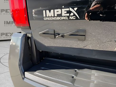 Used 2025 Toyota Tacoma TRD Off-Road image 30