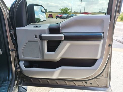 Used 2018 Ford F150 XLT w/ Trailer Tow Package AWD/4WD image 24