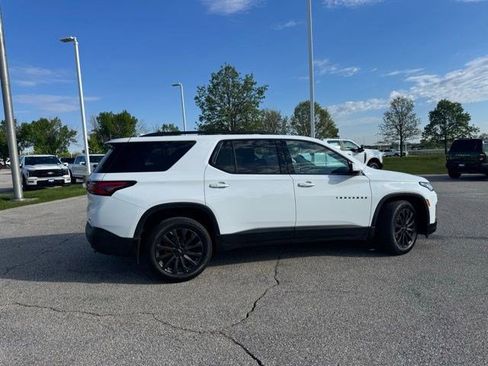 Used 2022 Chevrolet Traverse RS w/ LPO, Floor Liner Package AWD/4WD image 16