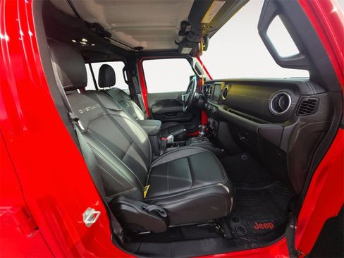 Used 2020 Jeep Gladiator Overland image 15