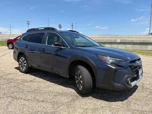 Used 2023 Subaru Outback Limited XT AWD/4WD image 2