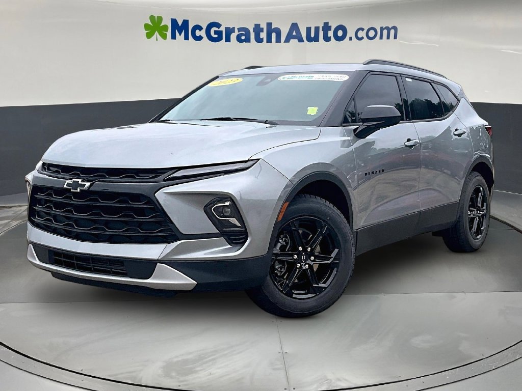 Used 2023 Chevrolet Blazer LT w/ Convenience Package FWD image 3