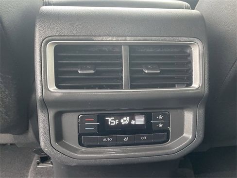 Used 2024 Volkswagen Atlas SE image 21