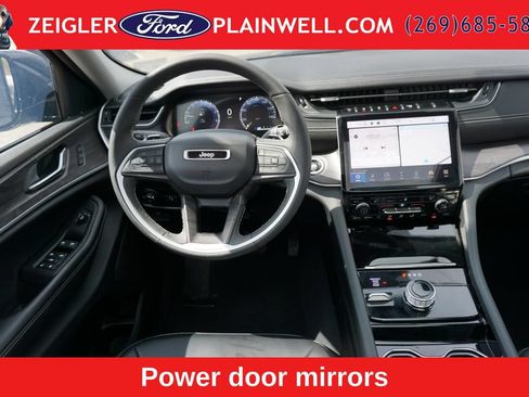 Used 2023 Jeep Grand Cherokee Limited AWD/4WD image 14