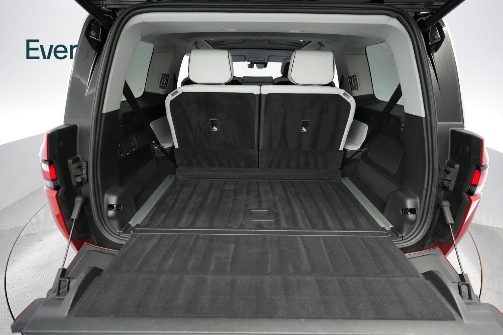 Used 2025 Rivian R1S Adventure Dual AWD/4WD image 8