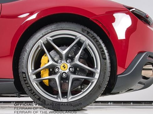 Used 2023 Ferrari Roma image 18