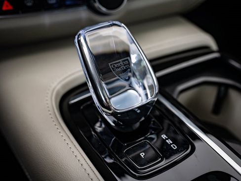 Used 2024 Volvo S90 T8 Ultimate image 23