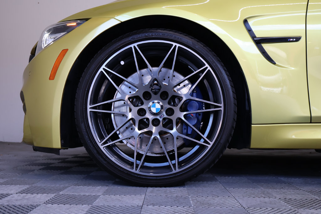 Used 2018 BMW M3 RWD image 9