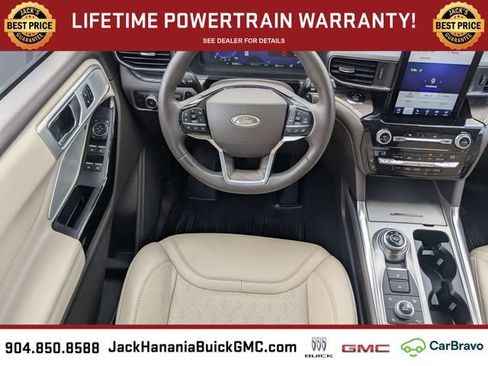 Used 2021 Ford Explorer Platinum w/ Equipment Group 601A AWD/4WD image 17