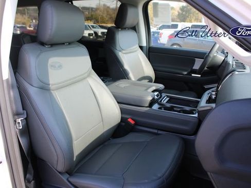 New 2026 Ford Expedition Active image 7