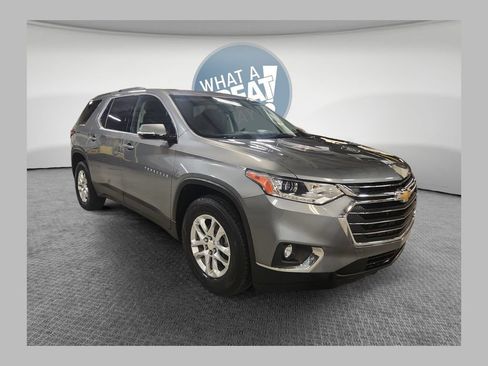 Used 2019 Chevrolet Traverse LT w/ LPO, Floor Liner Package AWD/4WD image 1