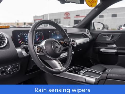 Used 2024 Mercedes-Benz GLB 250 4MATIC w/ Winter Heating Package image 20