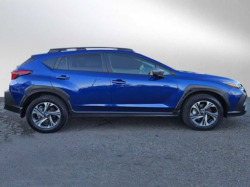 Used 2024 Subaru Crosstrek 2.0i Premium image 2