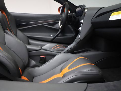 Used 2020 McLaren 720S Spider image 38