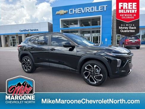 Used 2024 Chevrolet Trax RS w/ Sunroof Package FWD image 1