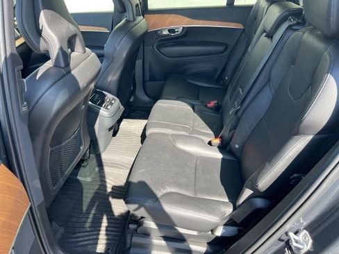 Used 2021 Volvo XC90 T5 Momentum w/ Protection Package Premier image 21