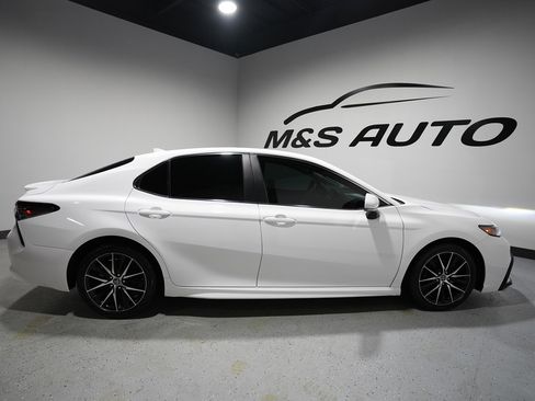 Used 2023 Toyota Camry SE w/ Convenience Package image 10